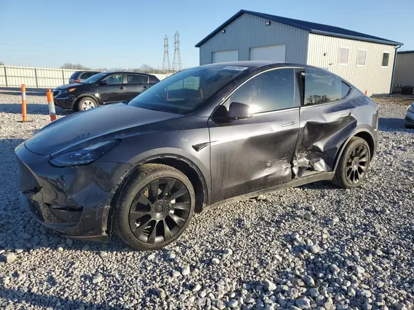 7SAYGDEE2RA274700 2024 TESLA MODEL Y - Image 1