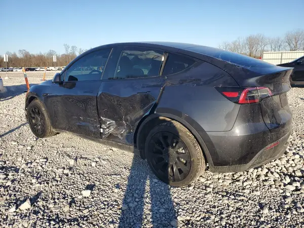 7SAYGDEE2RA274700 2024 TESLA MODEL Y - Image 2