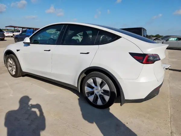 7SAYGDEE2RA275913 2024 TESLA MODEL Y - Image 2