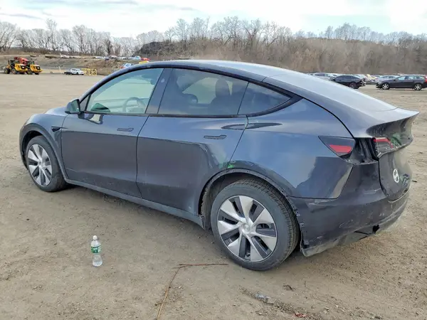 7SAYGDEE2RA277175 2024 TESLA MODEL Y - Image 2