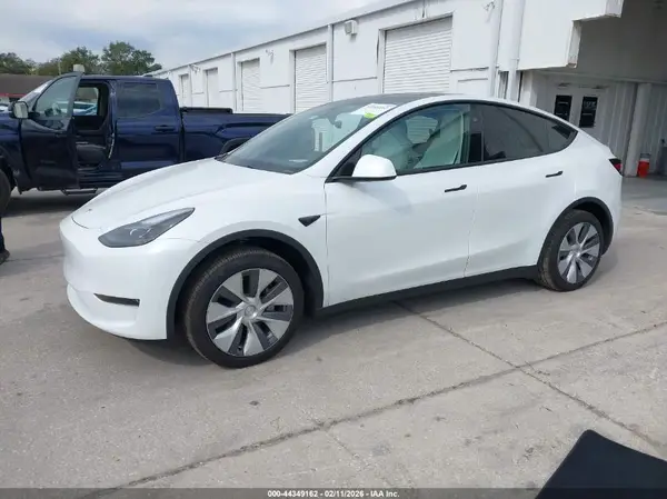 7SAYGDEE2RA280013 2024 TESLA MODEL Y - Image 2
