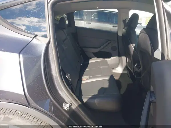 7SAYGDEE2RA280447 2024 TESLA MODEL Y - Image 8