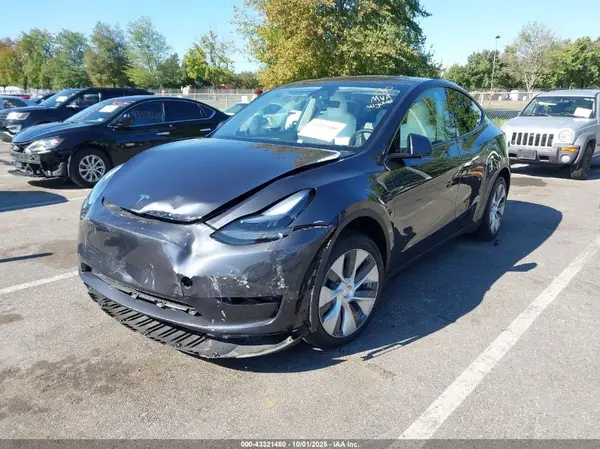 7SAYGDEE2RA281310 2024 TESLA MODEL Y - Image 2