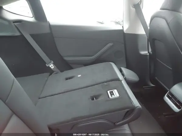 7SAYGDEE2RA287463 2024 TESLA MODEL Y - Image 8