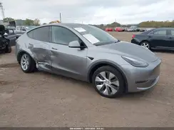 7SAYGDEE2RA290105 2024 TESLA MODEL Y