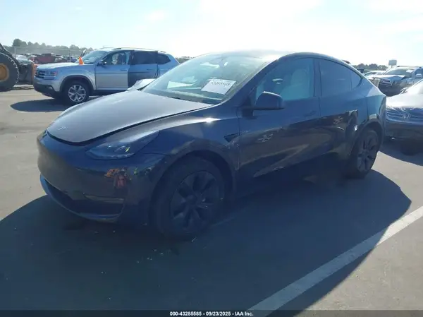 7SAYGDEE2RA306450 2024 TESLA MODEL Y - Image 2