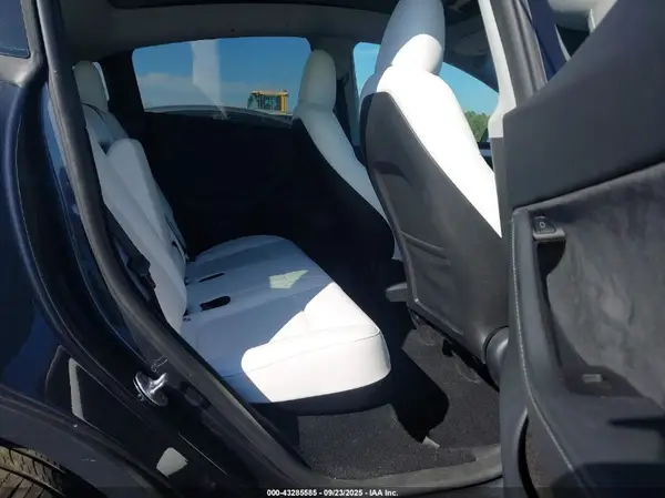 7SAYGDEE2RA306450 2024 TESLA MODEL Y - Image 8