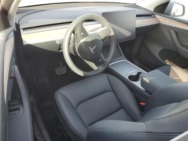 7SAYGDEE2RA311227 2024 TESLA MODEL Y - Image 8