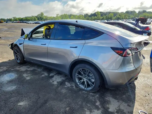 7SAYGDEE2RA316976 2024 TESLA MODEL Y - Image 2