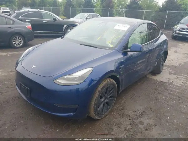 7SAYGDEE2RA321479 2024 TESLA MODEL Y - Image 2