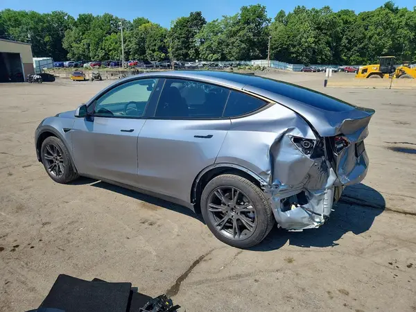 7SAYGDEE2RA322678 2024 TESLA MODEL Y - Image 2