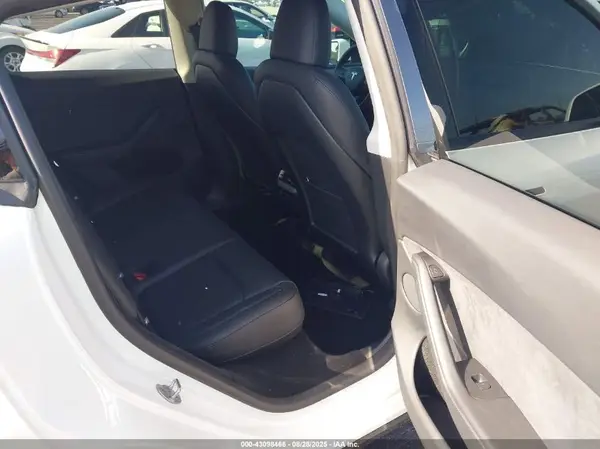 7SAYGDEE2RA323068 2024 TESLA MODEL Y - Image 8