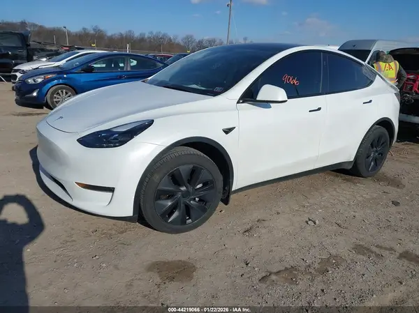 7SAYGDEE2RA323152 2024 TESLA MODEL Y - Image 2