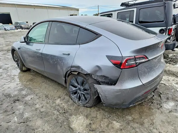 7SAYGDEE2RA326519 2024 TESLA MODEL Y - Image 2
