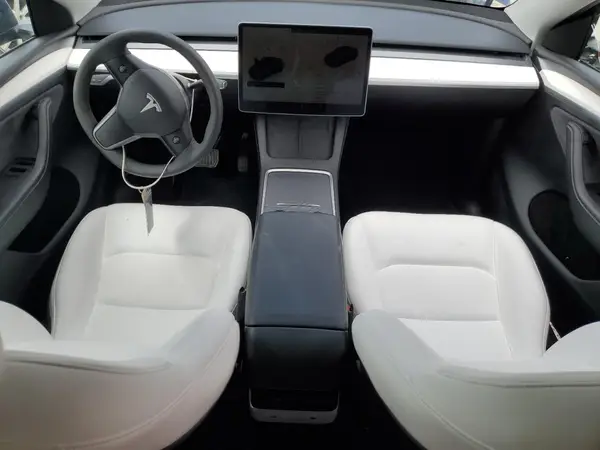 7SAYGDEE2RA327301 2024 TESLA MODEL Y - Image 8