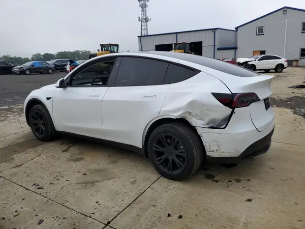 7SAYGDEE2RA329081 2024 TESLA MODEL Y - Image 2