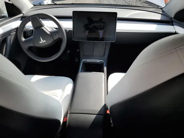 7SAYGDEE2RA333891 2024 TESLA MODEL Y - Image 8