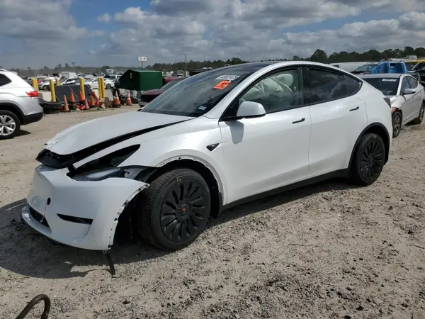 7SAYGDEE2RA335818 2024 TESLA MODEL Y - Image 1