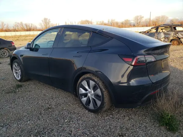 7SAYGDEE2RF003347 2024 TESLA MODEL Y - Image 2