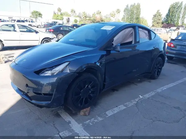7SAYGDEE2RF005762 2024 TESLA MODEL Y - Image 2