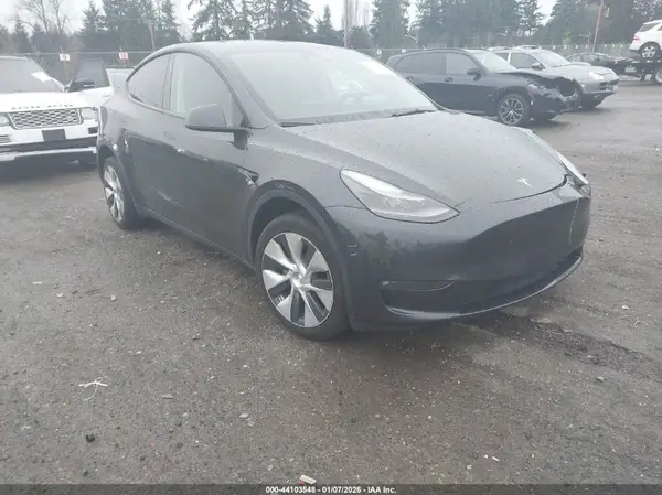 7SAYGDEE2RF013456 2024 TESLA MODEL Y - Image 1