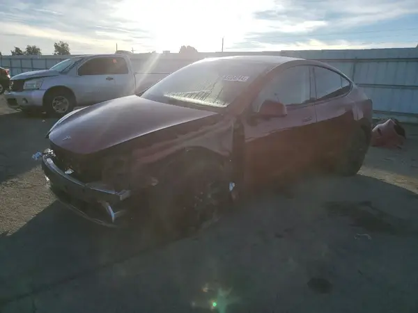 7SAYGDEE2RF025302 2024 TESLA MODEL Y - Image 1