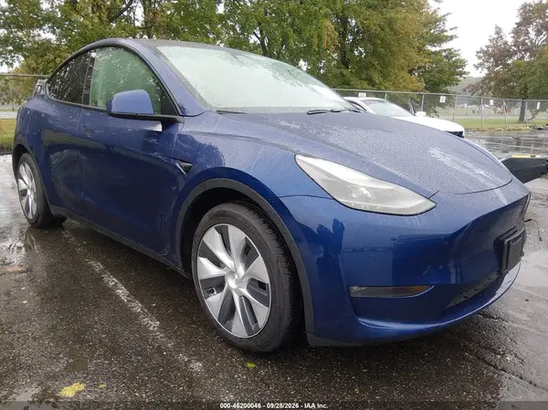 7SAYGDEE2RF031861 2024 TESLA MODEL Y - Image 1