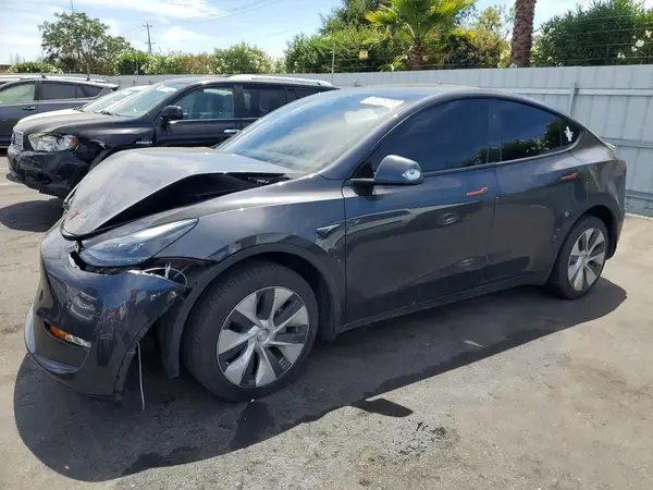7SAYGDEE2RF032475 2024 TESLA MODEL Y - Image 1