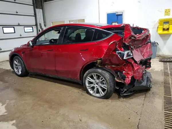 7SAYGDEE2RF032735 2024 TESLA MODEL Y - Image 2