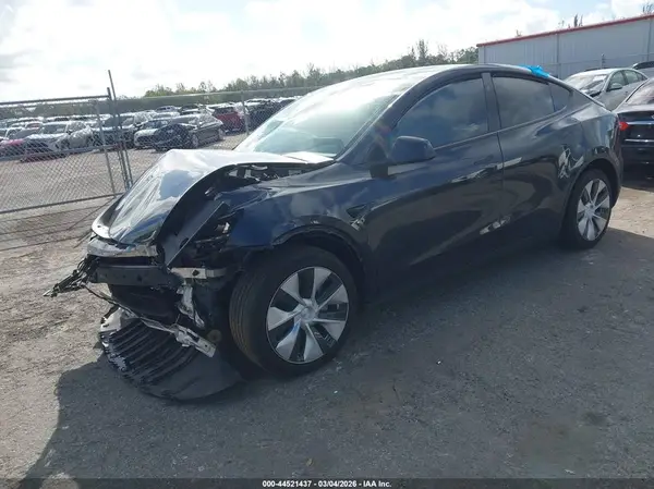 7SAYGDEE2RF034663 2024 TESLA MODEL Y - Image 2