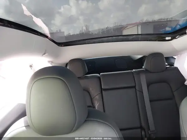 7SAYGDEE2RF034663 2024 TESLA MODEL Y - Image 8