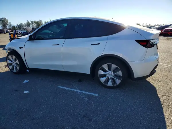 7SAYGDEE2RF057893 2024 TESLA MODEL Y - Image 2