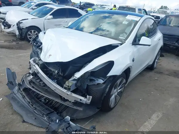 7SAYGDEE2RF063709 2024 TESLA MODEL Y - Image 2