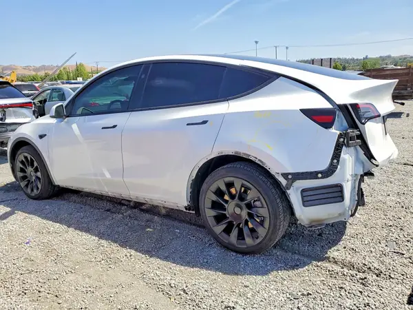 7SAYGDEE2RF066089 2024 TESLA MODEL Y - Image 2