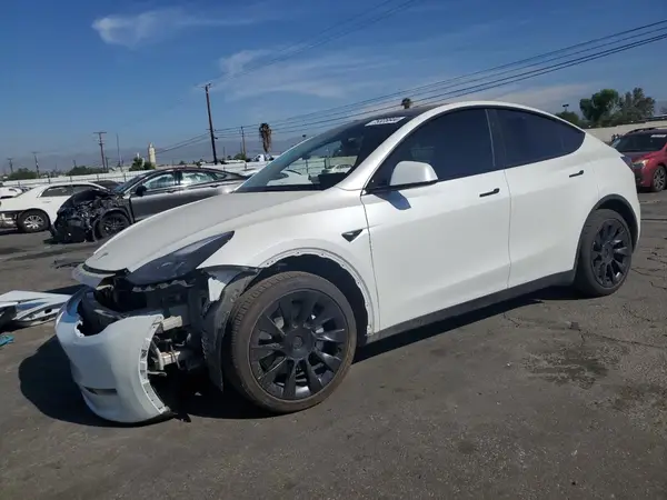 7SAYGDEE2RF067145 2024 TESLA MODEL Y - Image 1