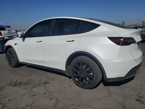 7SAYGDEE2RF067145 2024 TESLA MODEL Y - Image 2