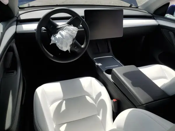 7SAYGDEE2RF067498 2024 TESLA MODEL Y - Image 8