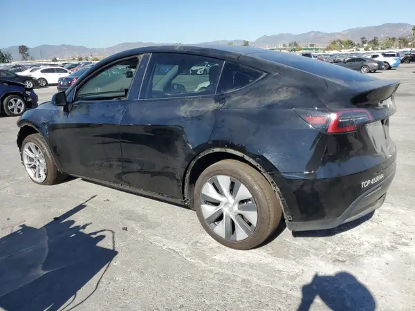7SAYGDEE2RF070756 2024 TESLA MODEL Y - Image 2