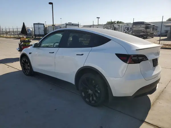 7SAYGDEE2RF071146 2024 TESLA MODEL Y - Image 2