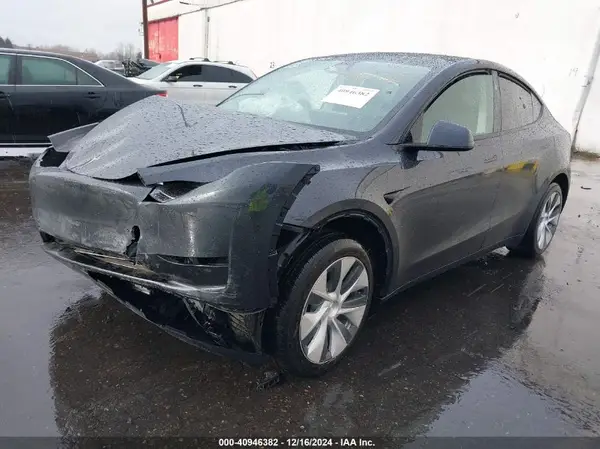 7SAYGDEE2RF073043 2024 TESLA MODEL Y - Image 2