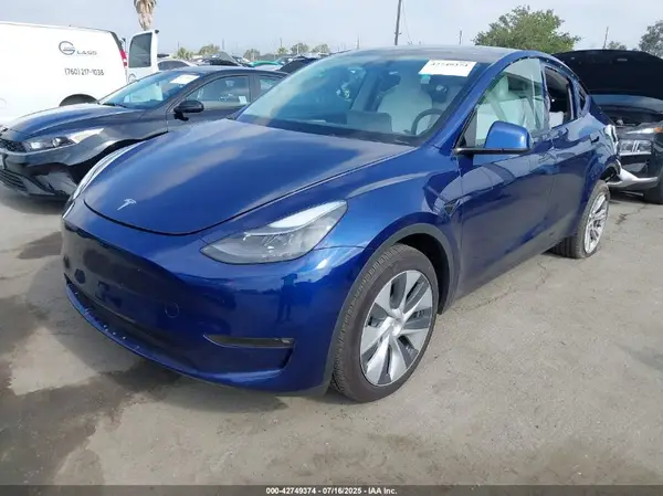 7SAYGDEE2RF083023 2024 TESLA MODEL Y - Image 2