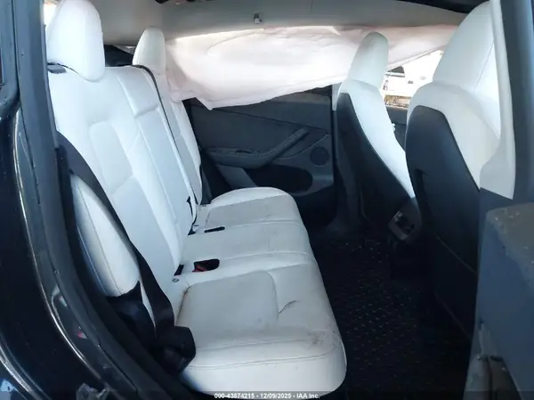7SAYGDEE2RF087962 2024 TESLA MODEL Y - Image 8