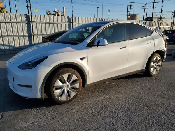 7SAYGDEE2RF088125 2024 TESLA MODEL Y - Image 1