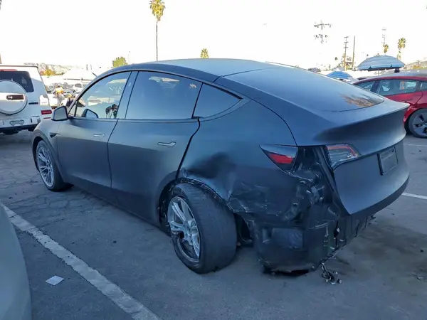 7SAYGDEE2RF089808 2024 TESLA MODEL Y - Image 2