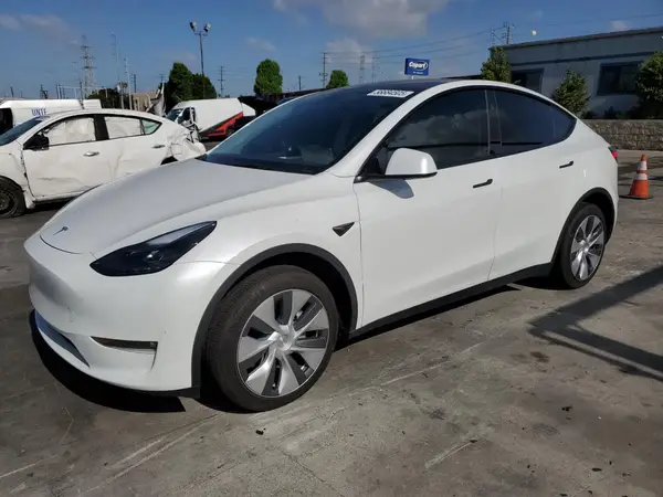 7SAYGDEE2RF090540 2024 TESLA MODEL Y - Image 1