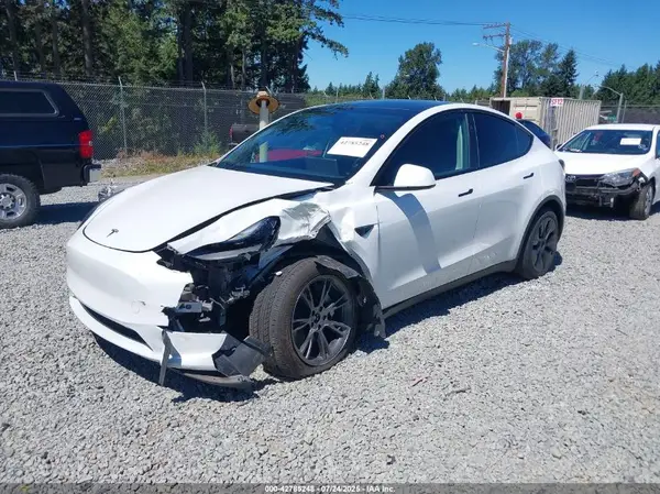 7SAYGDEE2RF102511 2024 TESLA MODEL Y - Image 2