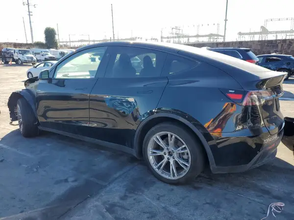 7SAYGDEE2RF105599 2024 TESLA MODEL Y - Image 2