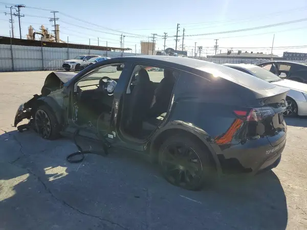 7SAYGDEE2RF105618 2024 TESLA MODEL Y - Image 2