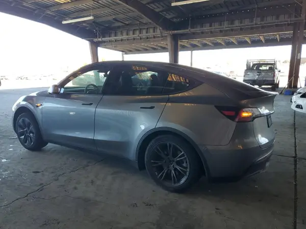 7SAYGDEE2RF106834 2024 TESLA MODEL Y - Image 2