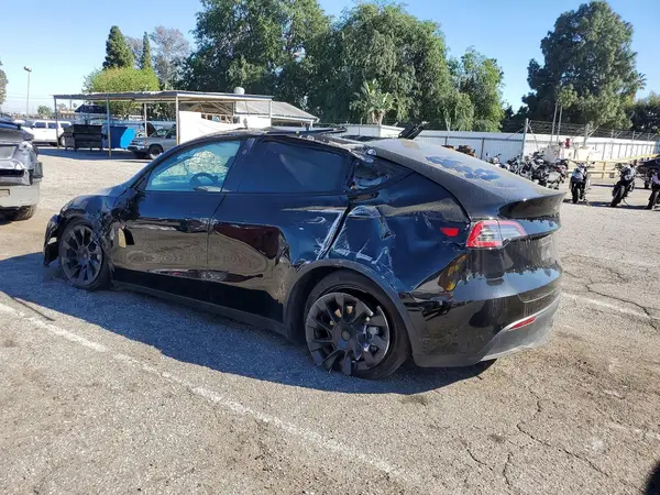 7SAYGDEE2RF117431 2024 TESLA MODEL Y - Image 2